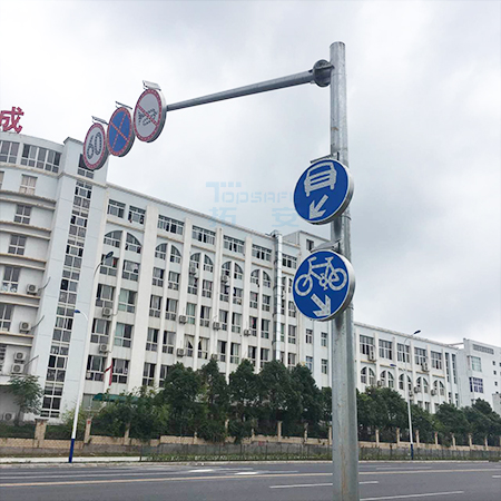 太陽能環(huán)島交通標(biāo)志牌
